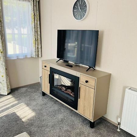 Stone Beck Lodge With Hot Tub York Exteriör bild
