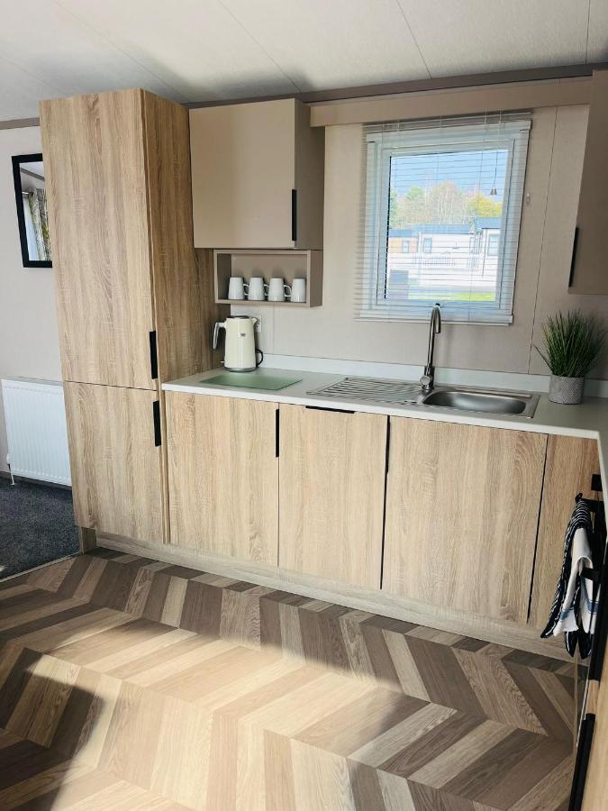 Stone Beck Lodge With Hot Tub York Exteriör bild