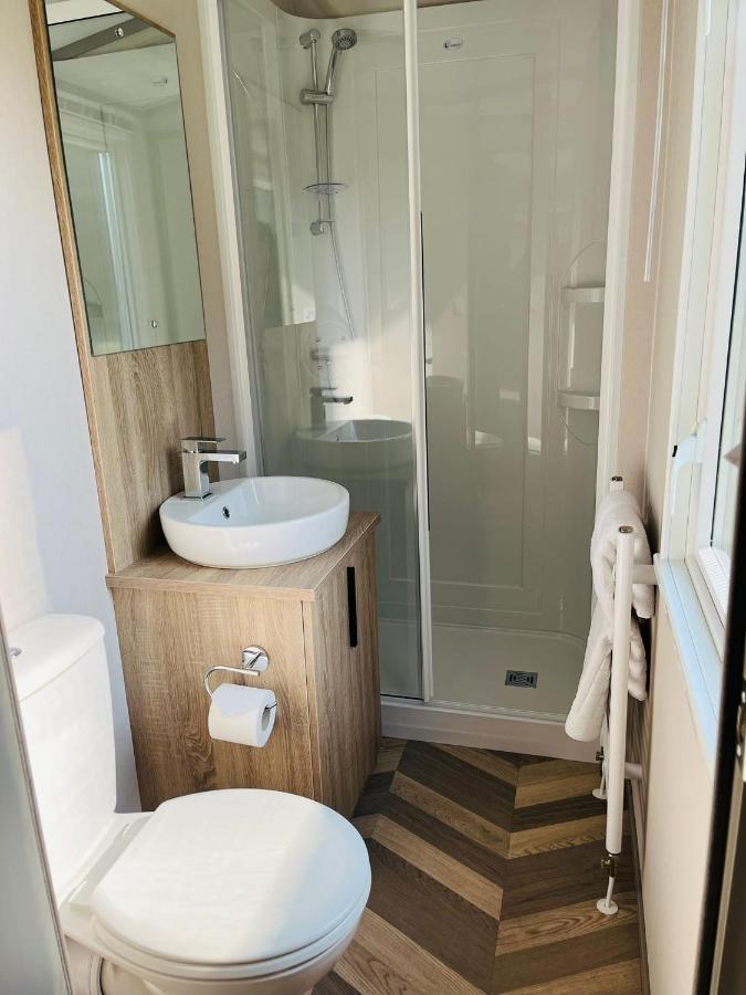 Stone Beck Lodge With Hot Tub York Exteriör bild